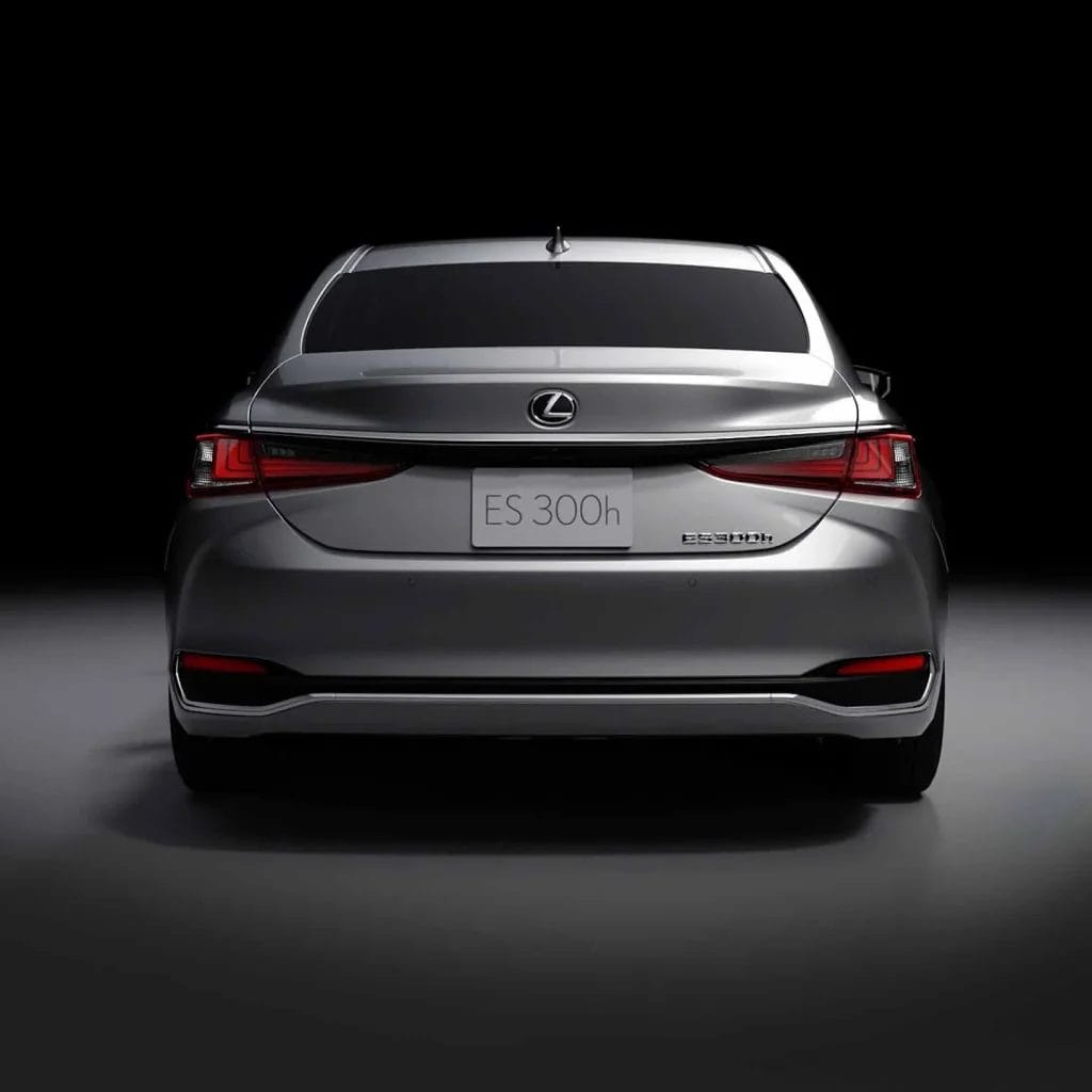 3位：ベースグレード（300h）