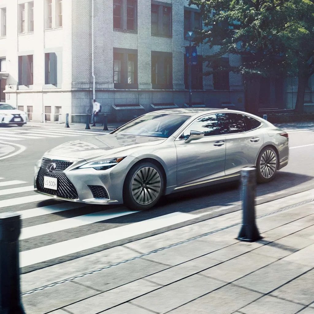 ガソリン車（LS500）は「5年目の車検前」