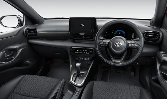 【内装】合成皮革×ツィード調ファブリックが生む上質感